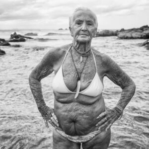 Septuagénaire épanouie cherche voix masculine pour explorer mes fantasmes inavoués rencontre-Cougar-Muret