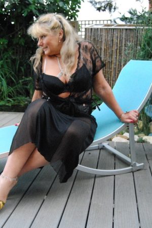 Elena - rencontre-MILF-Levallois-Perret