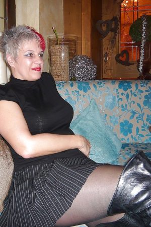 57 et latino : pas de blabla, juste le sexe Adriana - rencontre-Ronde-Lille