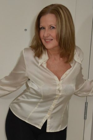 Nue sous le soleil 🌞 Amélie - rencontre-Cougar-Montreuil