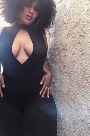 Elsa, 42 ans – Surprise en pleine réunion Elsa - rencontre-Milf-Besançon