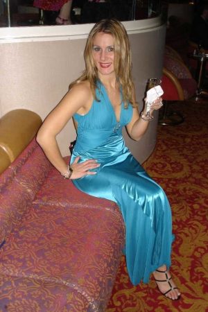 Après les vacances, un besoin urgent Emilie - rencontre-Milf-Tourcoing