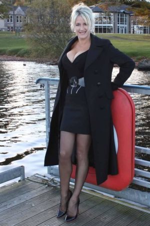 47 piges Samia - rencontre-MILF-Nîmes